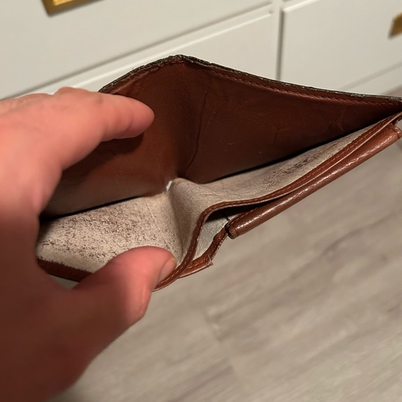 Louis Vuitton Men’s Monogram Bifold Wallet - Picture 7 of 12